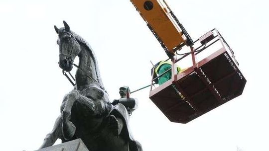 Marszałek Piłsudski w kąpieli Marszałek Piłsudski w kąpieli