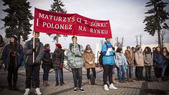 Licealiści z I LO w Kraśniku zatańczyli poloneza