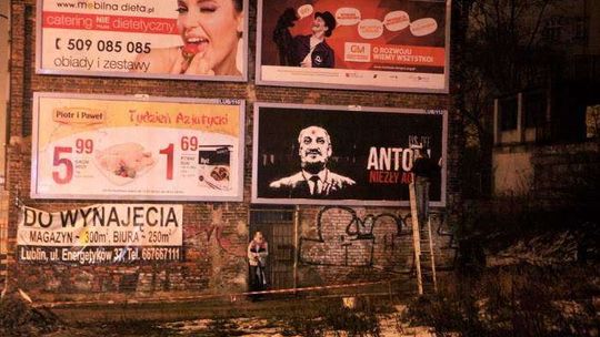 Antypisowskie plakaty w Lublinie
