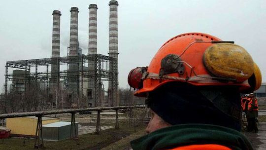 Wyburzanie komina w Chełmie