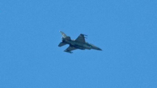 F-16 nad Lublinem (zdjęcia internautów)