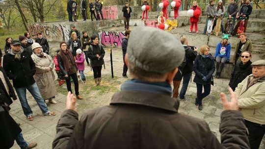 Zwiedzanie osiedla im. Juliusza Słowackiego Zwiedzanie osiedla im. Juliusza Słowackiego