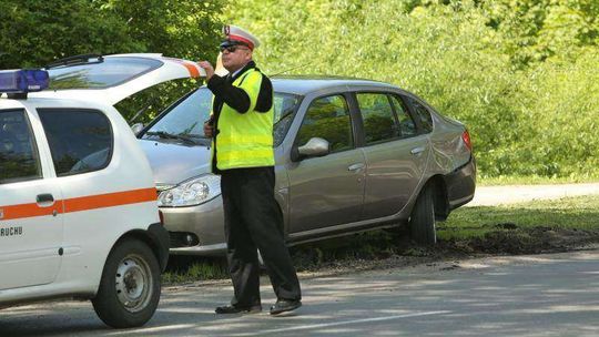 Wypadek renault i motocykla na Al. Zygmuntowskich