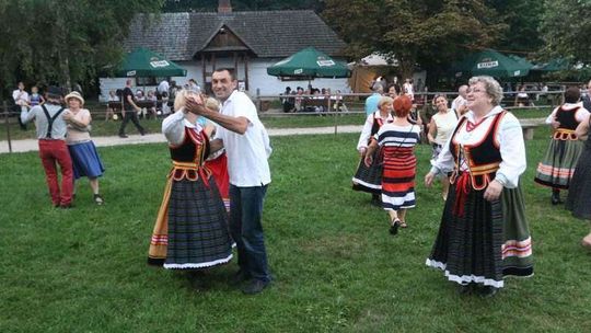Potańcówka w Skansenie