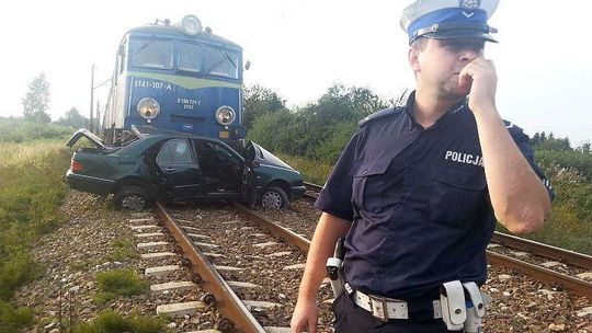Wypadek na przejeździe kolejowym w Motyczu