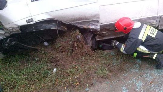 Góra Puławska: Zderzenie busa z volvo