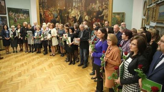  Certyfikaty \"Miejsce przyjazne seniorom\"