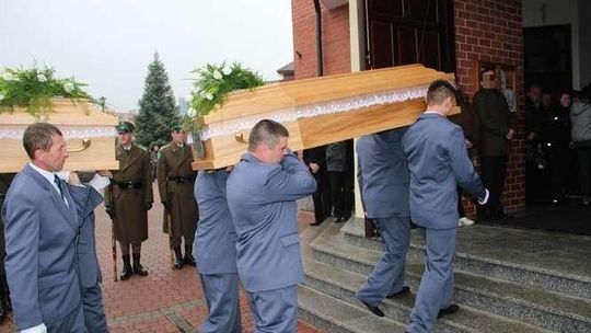 Pogrzeb zamordowanego małżeństwa z Rakowisk Pogrzeb zamordowanego małżeństwa z Rakowisk