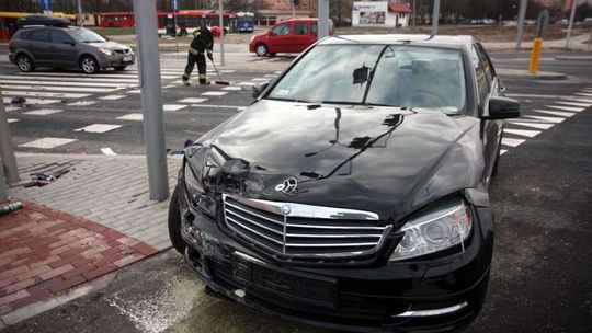 Wypadek na skrzyżowaniu ul. Zelwerowicza i Choiny