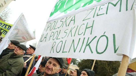 Pikieta rolników przed Urzędem Wojewódzkim 