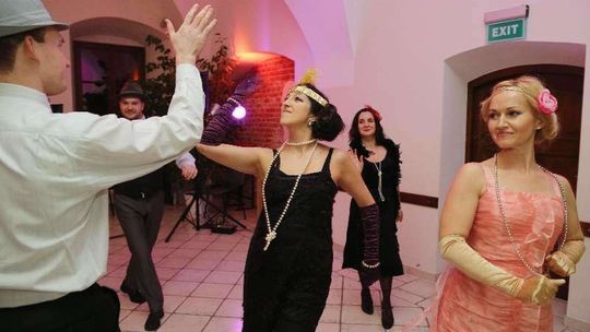 Karnawał z walentynką w stylu lat 20-tych Karnawał z walentynką w stylu lat 20-tych