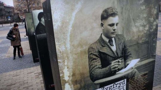 Wystawa pamięci Żołnierzy Wyklętych na Placu Litewskim