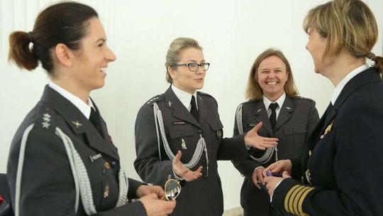 Zjazd absolwentek Szkoły Orląt w Dęblinie