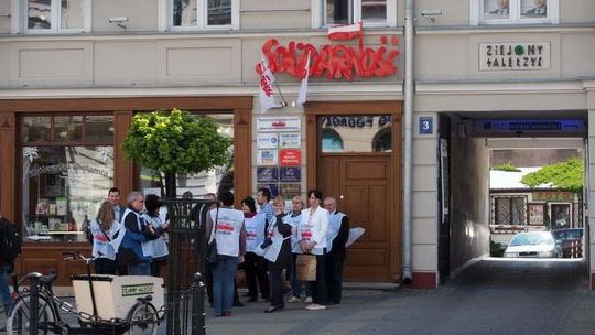 Pikieta związkowców z PZL Świdnik