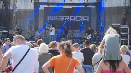 Owocobranie: Bracia na scenie