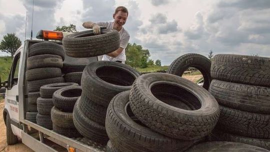 Przygotowania do Wrak Race w Lublinie