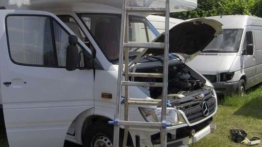 Policjanci zlikwidowali dziuplę samochodową