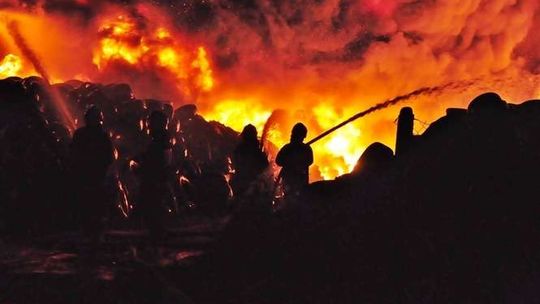 Wieki pożar składowiska opon w Rykach