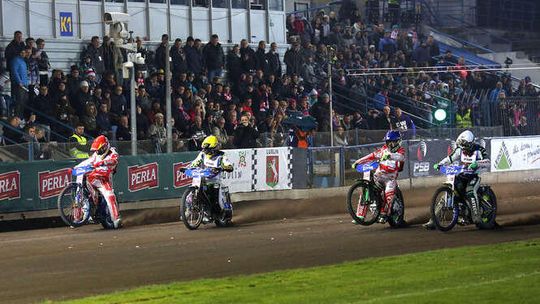 ZUZEL  POLSKA VS RESZTA SWIATA