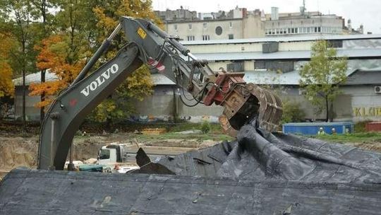 Burzenie dawnej kręgielni Burzenie dawnej kręgielni