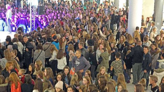 Noc zakupów z gwizdami w Tarasach Zamkowych