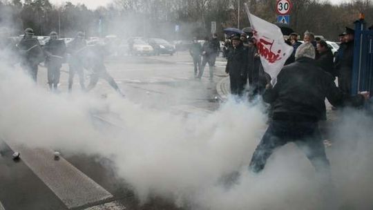 Azoty kontra ZOMO. Inscenizacja