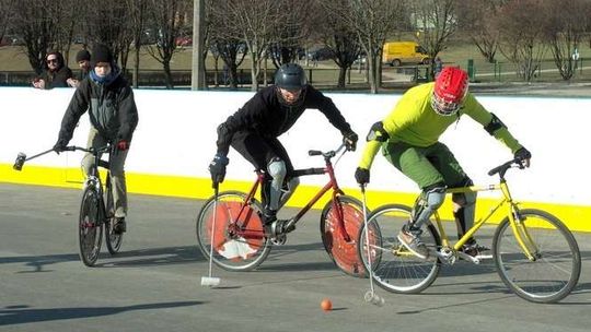 Bike polo na nowym boisku na Czechowie