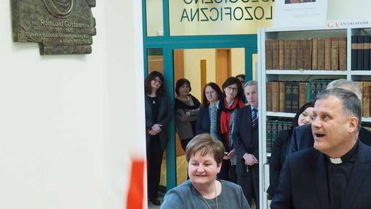 Biblioteka KUL: odsłonięcie pamiątkowej płaskorzeźby