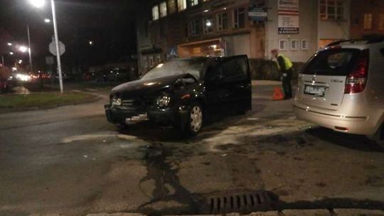 Wypadek na skrzyżowaniu ul. Spadochroniarzy i Weteranów