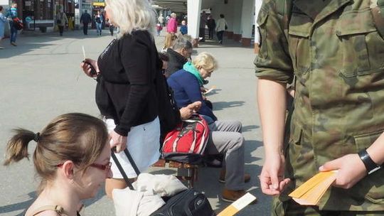 Dworzec Autobusowy w Lublinie: społeczna akcja „Czytam w podróży”