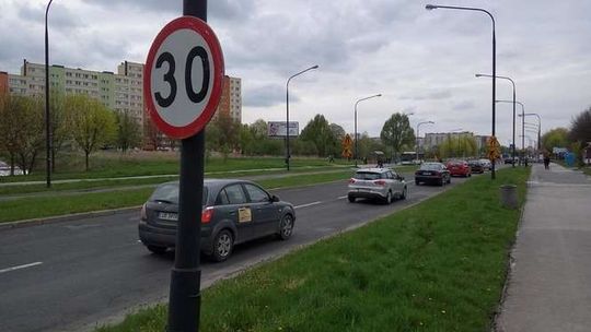 Zamknięty wiadukt na al. Kompozytorów Polskich