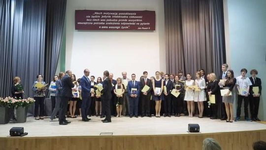 Stypendia dla uczniów szkół ponadgimnazjalnych