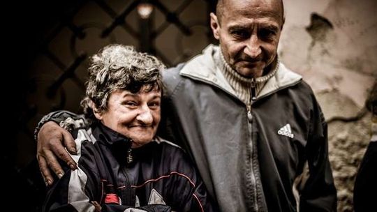 Jedzenie zamiast bomb. Wydawanie posiłków