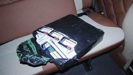 Anaboliki ukrył w skrytkach w samochodzie