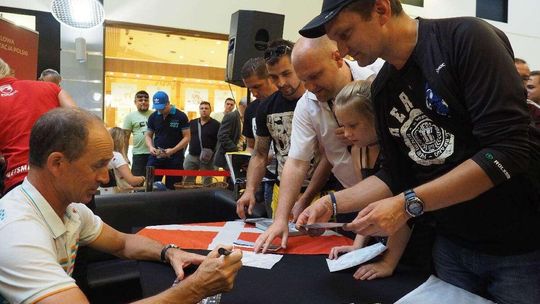 Hans Nielsen na spotkaniu z fanami żużla w galerii Olimp