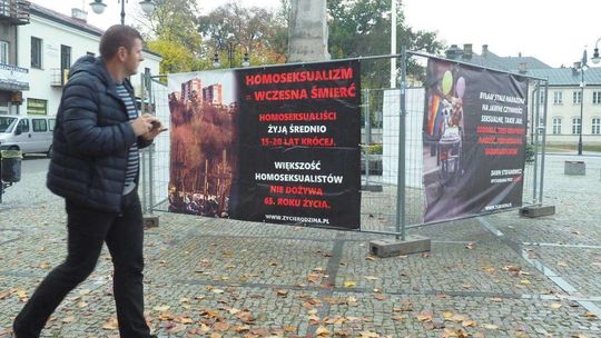  Pedofilia wiąże się z homoseksualizmem-plenerowa wystawa Stop dewiacji w Radzyniu Podlaskim