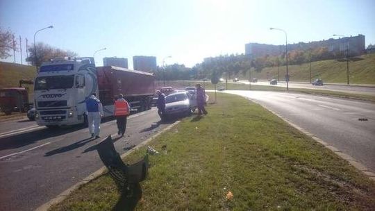 Zderzenie dwóch aut na al. Witosa w Lublinie