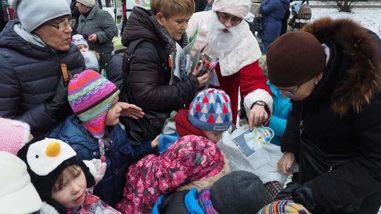 Wigilia i ubieranie choinki na osiedlu Mickiewicza
