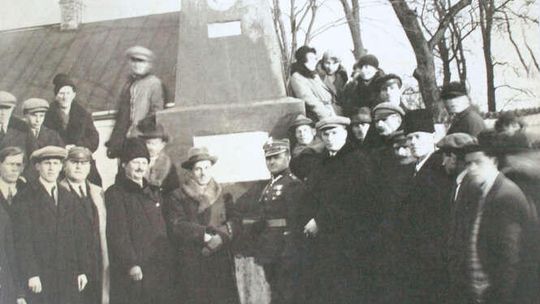 Historia obelisku w Baranowie