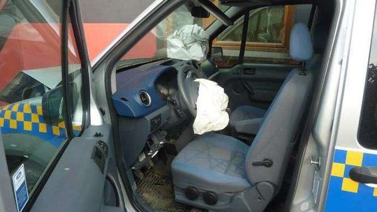 Rozbili, teraz sprzedają. Ford Straży Miejskiej za 7 tys. zł