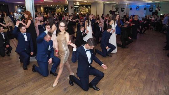 Studniówki 2017: Bal maturzystów X LO i Zespołu Szkół Elektronicznych