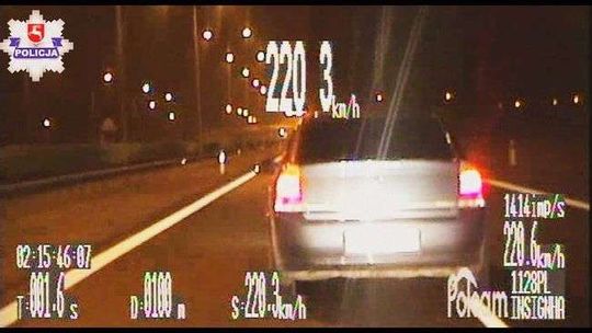 Pirat drogowy uciekał przed policją