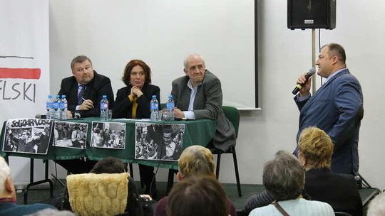 Klub Obywatelski w Puławach. Małgorzata Kidawa-Błońska i Andrzej Friszke Klub Obywatelski w Puławach. Małgorzata Kidawa-Błońska i Andrzej Friszke