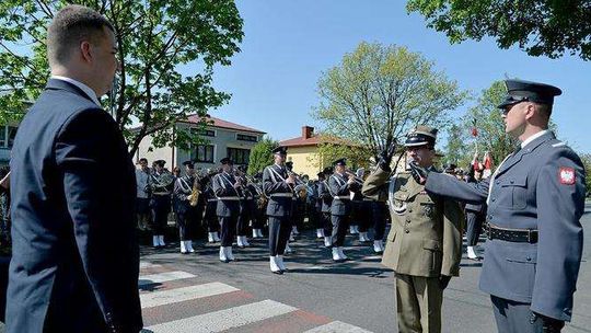 Salutowali Misiewiczowi w Białej Podlaskiej Salutowali Misiewiczowi w Białej Podlaskiej