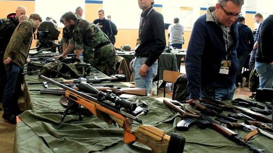 Spotkanie kolekcjonerów broni w Puławach