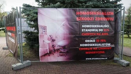 Wystawa pod kościołem Miłosierdzia Bożego w Lublinie