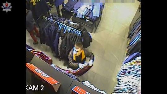 Kradzież w galerii handlowej