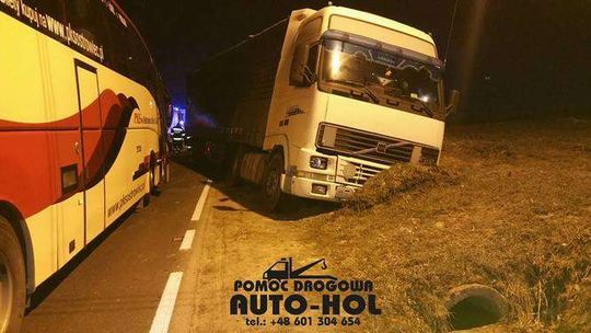 Liśnik Duży. Zderzenie ciężarówki z samochodem osobowym