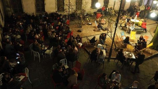 Tłumy w klubie Podwórko. Ogródki przy ul. Grodzkiej otwarte