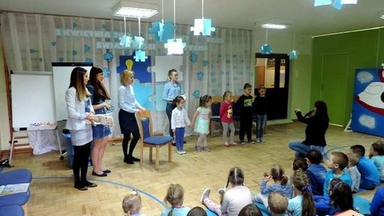 Światowy Dzień Świadomości Autyzmu w Społecznym Przedszkolu i w Społecznej Szkole Podstawowej im. H.